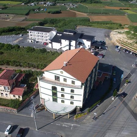 Hotel Castlevillage Miyakojima Exterior foto
