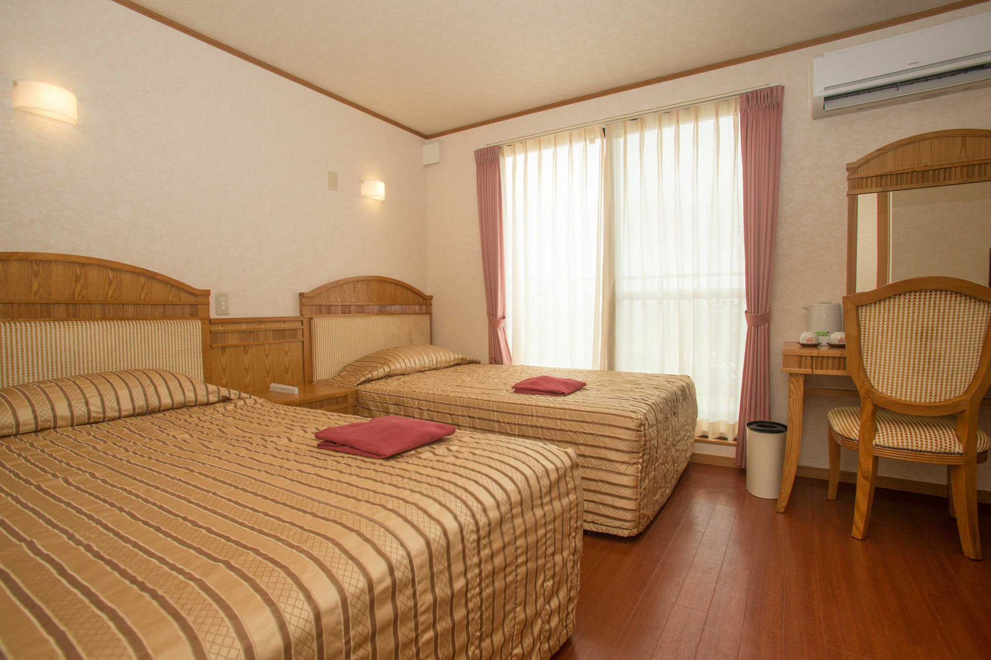 Hotel Castlevillage Miyakojima Exterior foto